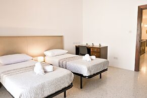 Mediterranea Sunny Maltese Townhouse