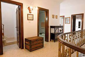 Mediterranea Sunny Maltese Townhouse