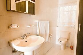 Mediterranea Sunny Maltese Townhouse