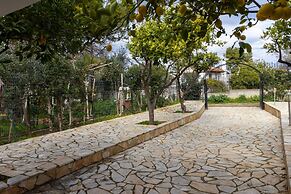 Aggelos Home in Kato Alepohori