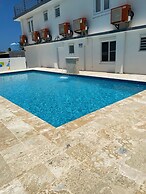 Sea Breeze Tunnel Hideaway 7