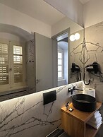 Amalie Suites