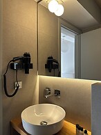 Amalie Suites