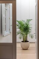Amalie Suites