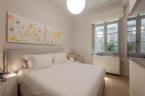 Amalie Suites