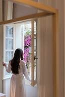 Amalie Suites