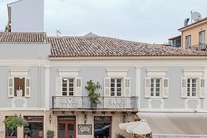 Amalie Suites