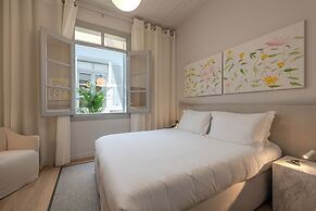 Amalie Suites