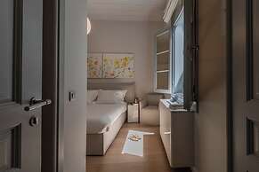 Amalie Suites