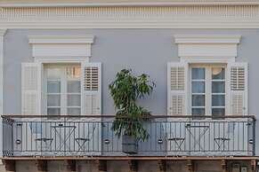 Amalie Suites
