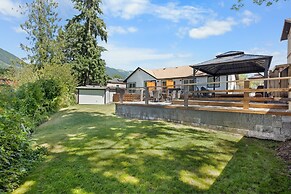 Riverside by Cowichan Lake Cottages