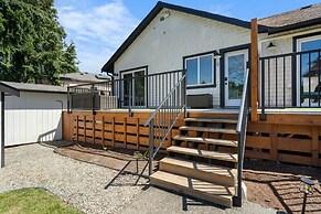 Riverside by Cowichan Lake Cottages