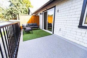 Riverside by Cowichan Lake Cottages