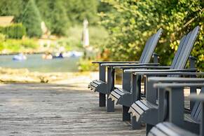 Riverside by Cowichan Lake Cottages