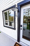 Riverside by Cowichan Lake Cottages