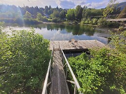 Riverside by Cowichan Lake Cottages