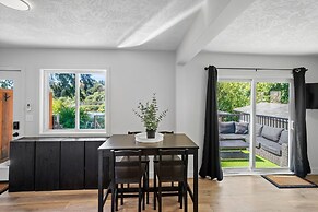 Riverside by Cowichan Lake Cottages