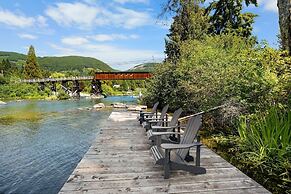Riverside by Cowichan Lake Cottages
