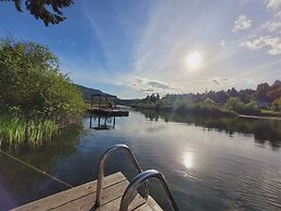 Riverside by Cowichan Lake Cottages