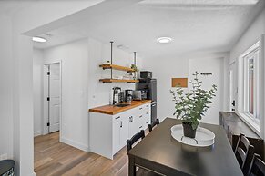 Riverside by Cowichan Lake Cottages