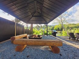 Riverside by Cowichan Lake Cottages