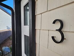 Riverside by Cowichan Lake Cottages