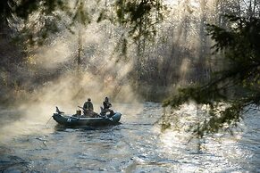 Riverside by Cowichan Lake Cottages