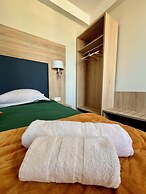 ARMOR HOTEL