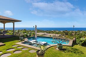 Luxurious 4-bedroom Oceanfront Retreat With Guest House, Stunning View