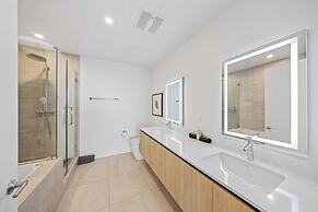 @marbella Lane - 3BR Coastal Retreat w/ Luxe Touch