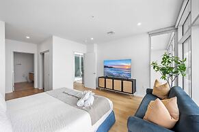 @marbella Lane - 3BR Coastal Retreat w/ Luxe Touch