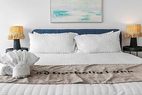 @marbella Lane - 3BR Coastal Retreat w/ Luxe Touch
