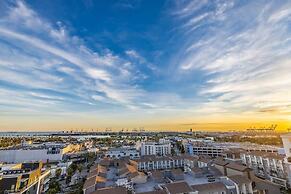 @ Marbella Lane - Grand 2BR w/ Beach & Ocean Views