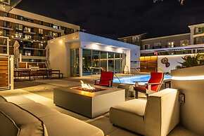 @ Marbella Lane - Grand 2BR w/ Beach & Ocean Views