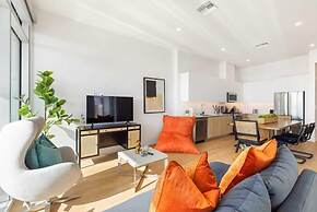 @ Marbella Lane - Grand 2BR w/ Beach & Ocean Views