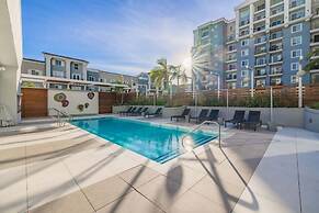 @ Marbella Lane - Grand 2BR w/ Beach & Ocean Views