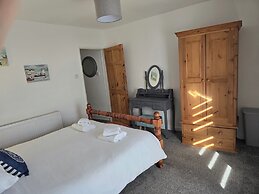Eden Rose Cottage in Morecambe hot tub