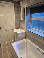 Eden Rose Cottage in Morecambe hot tub