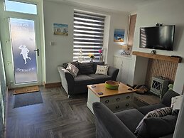 Eden Rose Cottage in Morecambe hot tub