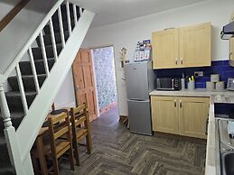 Eden Rose Cottage in Morecambe hot tub