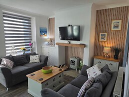 Eden Rose Cottage in Morecambe hot tub