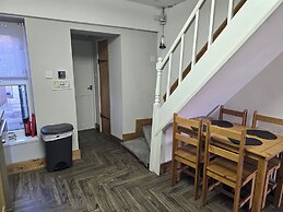 Eden Rose Cottage in Morecambe hot tub