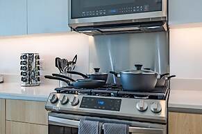 @ Marbella Lane - Sleek Corner Ocean View