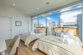 @ Marbella Lane - Sleek Corner Ocean View