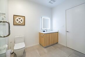 @ Marbella Lane - Sleek Corner Ocean View