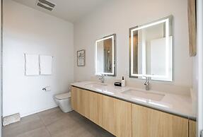 @ Marbella Lane - Sleek Corner Ocean View