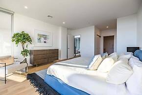 @ Marbella Lane - Luxurious 3BR Penthouse
