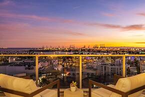 @ Marbella Lane - Luxurious 3BR Penthouse