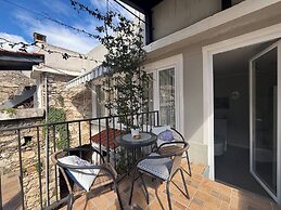 Cozy one Bedroom Apartment Pietra Storica