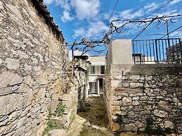 Cozy one Bedroom Apartment Pietra Storica